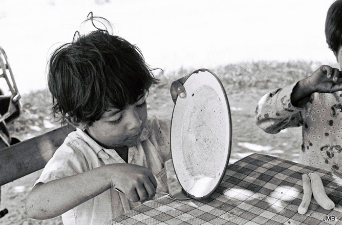 AÑO 1979 - BLANCO Y NEGRO - VIDA CAMPESINA EN PARAGUAY (JOSÉ MARÍA BLANCH)
